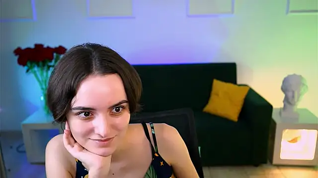 Snapshot of KateWillows chatting on 12.05.25 KateWillows online show from 12.05.25