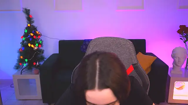 KateWillows online show from 12.20.25