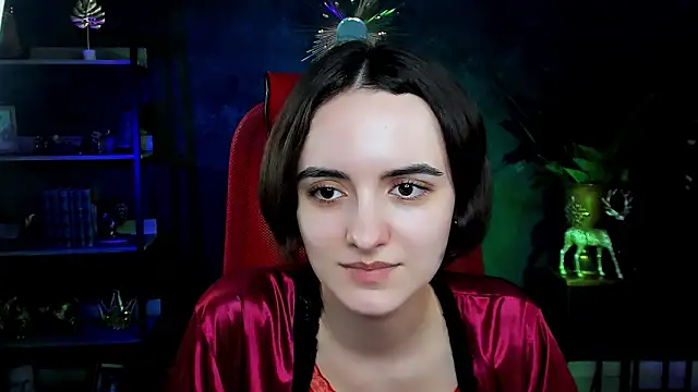 KateWillows online show from 02.19.26