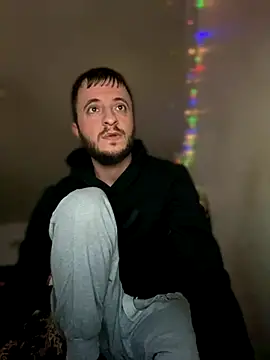 Snapshot of Grek32X chatting on 11.30.25 Grek32X online show from 11.30.25