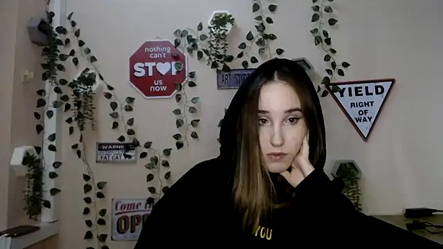 Moon  Lily online show from 12.01.25