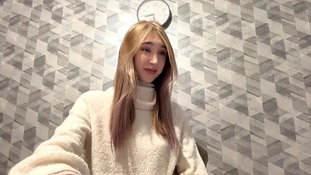 Snapshot of DetraLinz chatting on 12.16.25 DetraLinz online show from 12.16.25