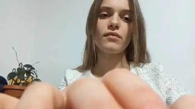 Snapshot of MildredVillareal chatting on 12.16.25 MildredVillareal online show from 12.16.25