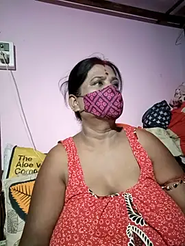 Snapshot of me-pari-hu chatting on 04.23.26 me-pari-hu online show from 04.23.26