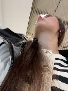 Snapshot of ZaraHill chatting on 12.02.25 ZaraHill online show from 12.02.25