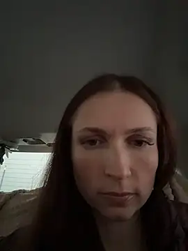 Snapshot of ZaraHill chatting on 12.15.25 ZaraHill online show from 12.15.25