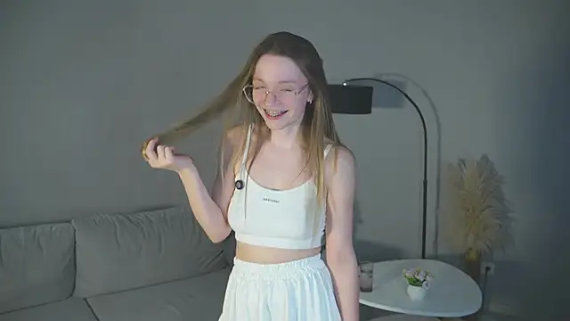 Snapshot of JaleesaIser chatting on 12.02.25 JaleesaIser online show from 12.02.25