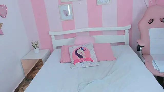 Snapshot of Amaia_Monroe chatting on 12.05.25 Amaia Monroe online show from 12.05.25