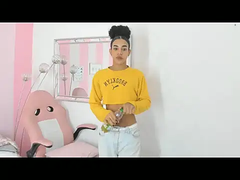 Amaia Monroe online show from 01.08.26