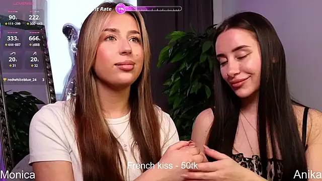 Snapshot of AnikaHarrys- chatting on 12.14.25 AnikaHarrys- online show from 12.14.25