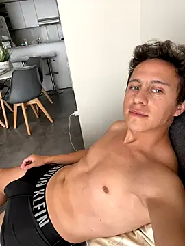 Emanueldickarg online show from 12.04.25