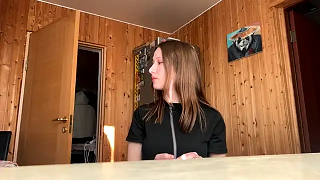 Snapshot of UnsentAle chatting on 12.05.25 UnsentAle online show from 12.05.25