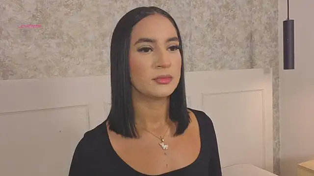 Snapshot of Emily_luve chatting on 07.13.26 Emily luve online show from 07.13.26
