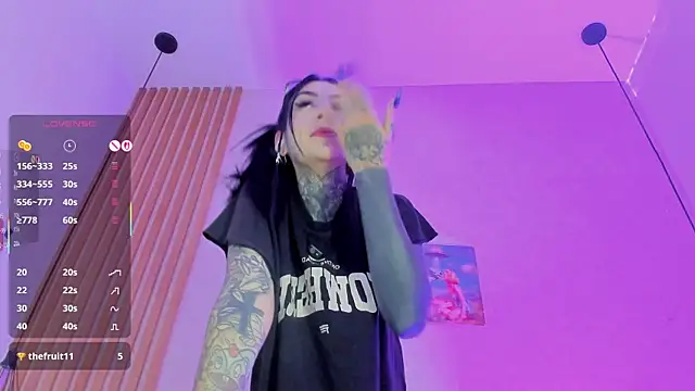 Snapshot of Valerykat_ chatting on 02.17.26 Valerykat online show from 02.17.26