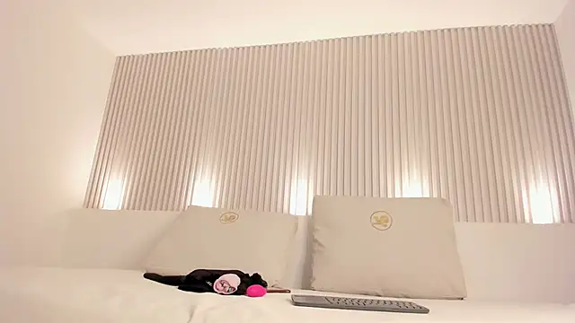 ayla velt online show from 04.21.26