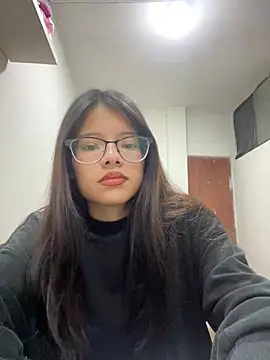 Snapshot of omifresita chatting on 06.19.26 omifresita online show from 06.19.26