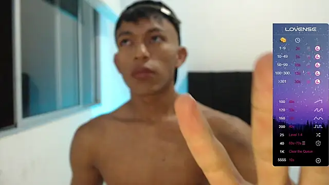 Snapshot of santinaughty chatting on 12.03.25 santinaughty online show from 12.03.25