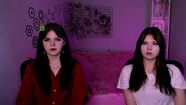 Snapshot of mikameovv chatting on 12.03.25 mikameovv online show from 12.03.25