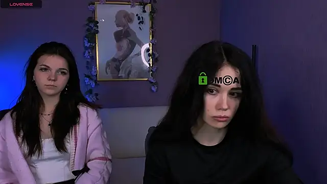 Snapshot of mikameovv chatting on 12.19.25 mikameovv online show from 12.19.25