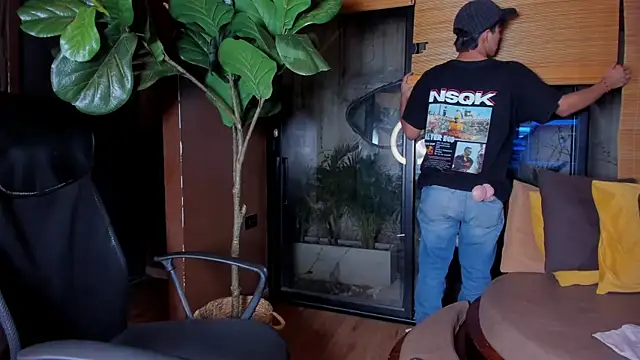 isaac grimm online show from 04.07.26