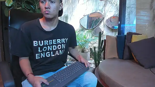 isaac grimm online show from 04.18.26