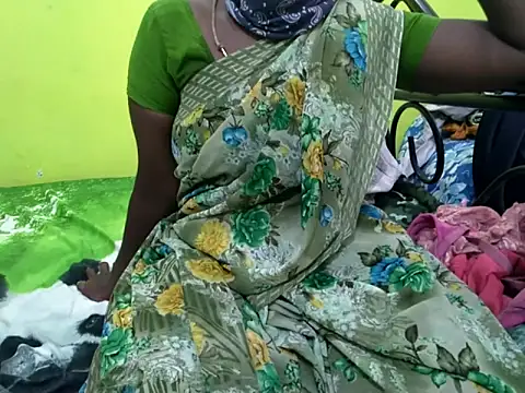 Snapshot of tamil_sumathi chatting on 06.10.26 tamil sumathi online show from 06.10.26