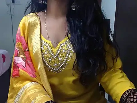Snapshot of Khushiii_ chatting on 12.16.25 Khushiii online show from 12.16.25