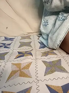 Snapshot of DIKLOOVERR chatting on 12.22.25 DIKLOOVERR online show from 12.22.25