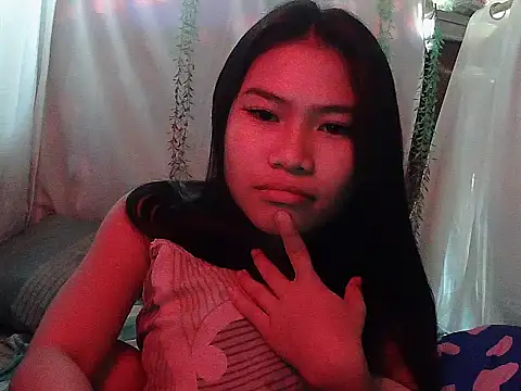 Snapshot of Allysonxx05 chatting on 12.02.25 Allysonxx05 online show from 12.02.25