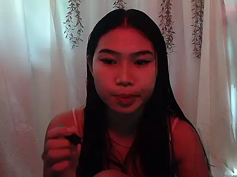 Snapshot of Allysonxx05 chatting on 12.05.25 Allysonxx05 online show from 12.05.25