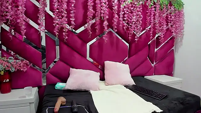 Alexa Sanz online show from 04.20.26