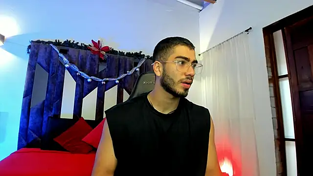 Snapshot of Franco_banderas chatting on 12.03.25 Franco banderas online show from 12.03.25