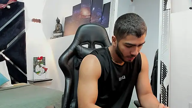 Snapshot of Franco_banderas chatting on 12.05.25 Franco banderas online show from 12.05.25