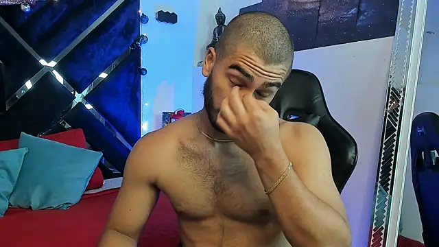 Snapshot of Franco_banderas chatting on 12.15.25 Franco banderas online show from 12.15.25