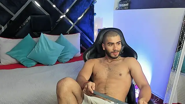 Snapshot of Franco_banderas chatting on 12.17.25 Franco banderas online show from 12.17.25