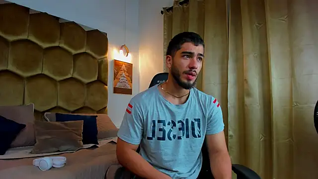 Franco banderas online show from 02.23.26