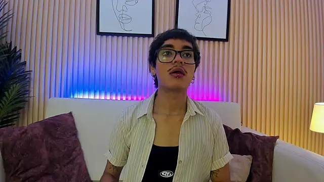 Snapshot of Antonio_rowan chatting on 12.16.25 Antonio rowan online show from 12.16.25