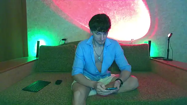 Snapshot of mr_Love_Anders chatting on 12.19.25 mr Love Anders online show from 12.19.25