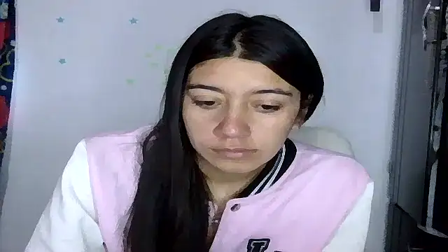 Snapshot of TaylorLove- chatting on 11.30.25 TaylorLove- online show from 11.30.25