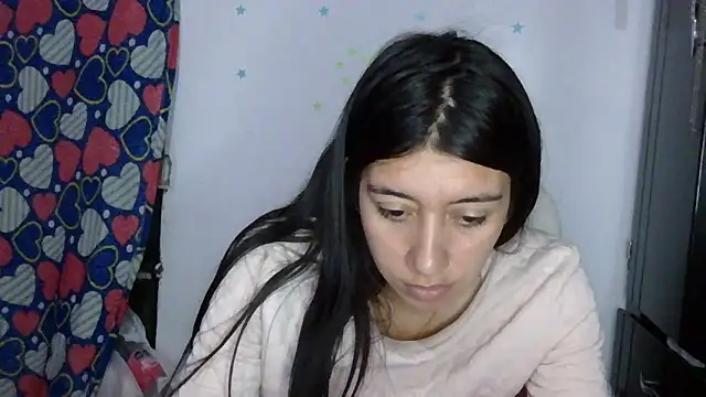 Snapshot of TaylorLove- chatting on 12.01.25 TaylorLove- online show from 12.01.25