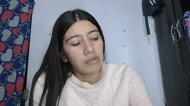 Snapshot of TaylorLove- chatting on 12.04.25 TaylorLove- online show from 12.04.25