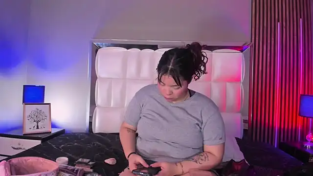 xCharlotte 20 online show from 02.17.26