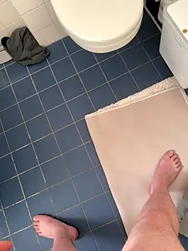 Snapshot of DutchMiracle26 chatting on 12.18.25 DutchMiracle26 online show from 12.18.25