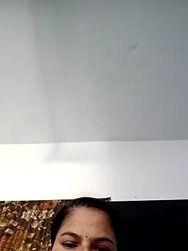 Snapshot of RADHIKA-1143 chatting on 12.17.25 RADHIKA-1143 online show from 12.17.25