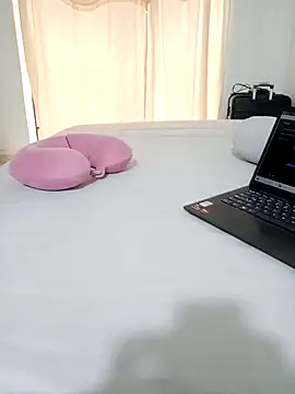 Snapshot of am_cvo1824 chatting on 12.15.25 am cvo1824 online show from 12.15.25