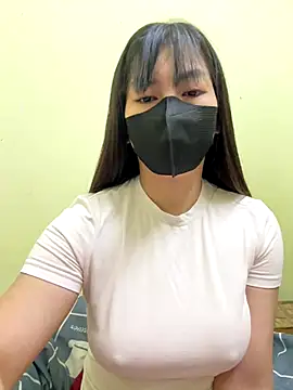 Snapshot of MintShow18 chatting on 12.19.25 MintShow18 online show from 12.19.25