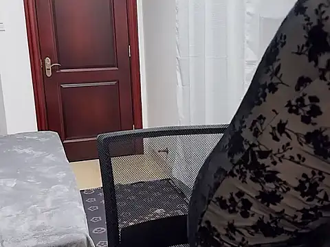 Snapshot of A-ZJunn chatting on 12.16.25 A-ZJunn online show from 12.16.25