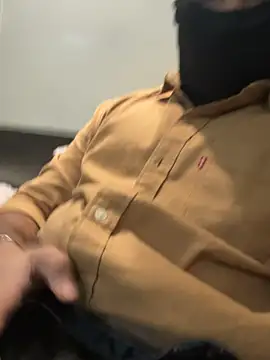 Snapshot of BlahNextDoor chatting on 12.03.25 BlahNextDoor online show from 12.03.25