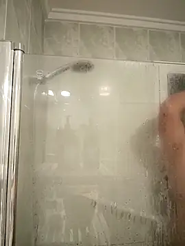 Snapshot of Luna_Leroy chatting on 12.16.25 Luna Leroy online show from 12.16.25