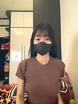 Snapshot of MGirlCute chatting on 12.05.25 MGirlCute online show from 12.05.25